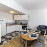 Lägenhet 23 And 25 With Free Private Parking Zadar